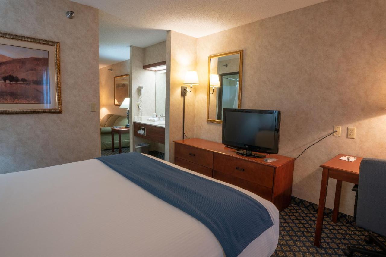 Miles City Hotel & Suites Ngoại thất bức ảnh