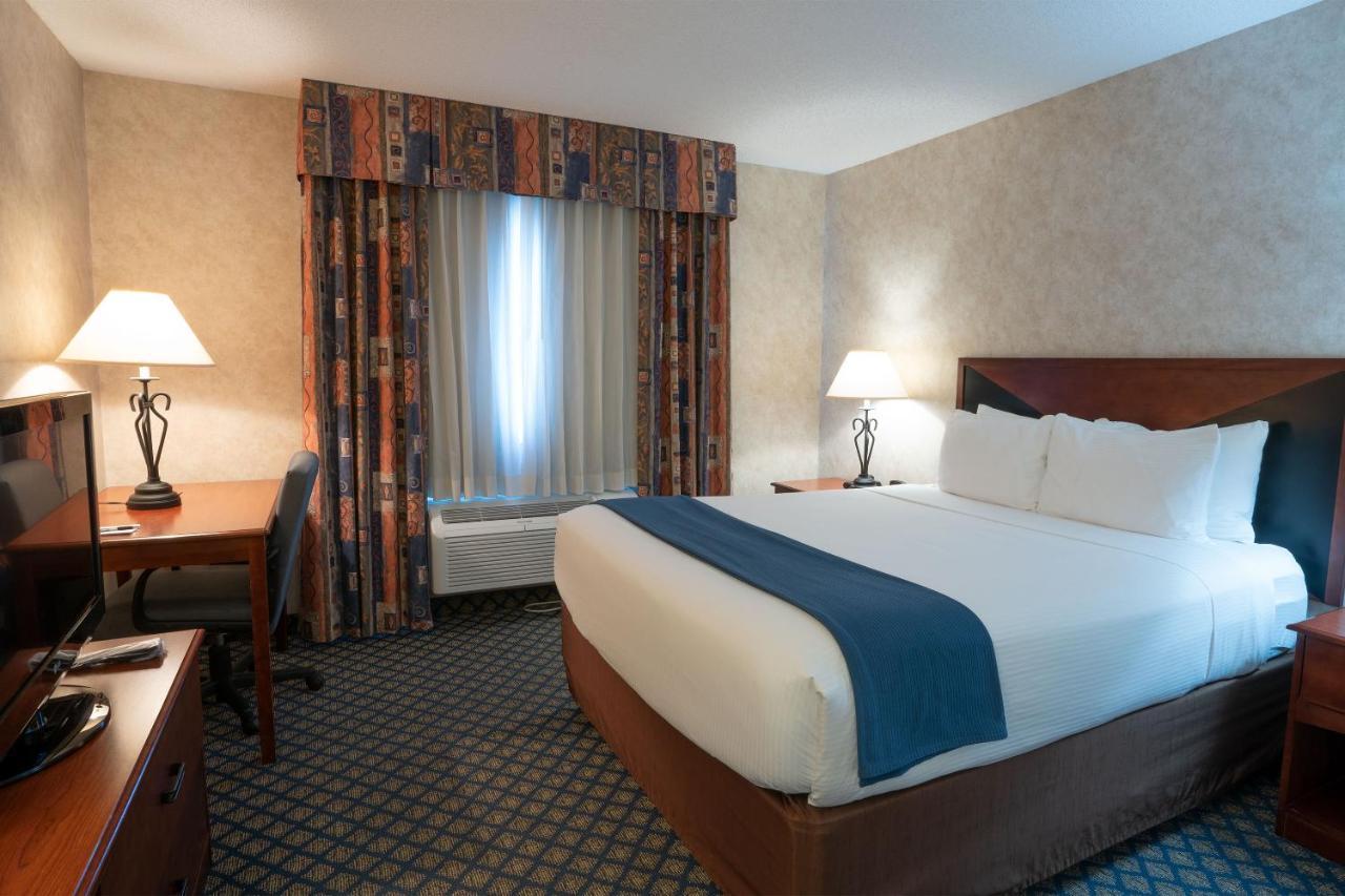 Miles City Hotel & Suites Ngoại thất bức ảnh