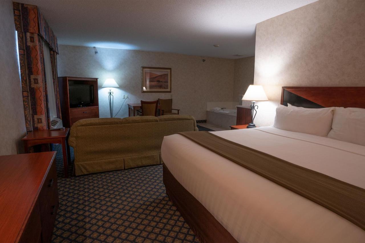 Miles City Hotel & Suites Ngoại thất bức ảnh