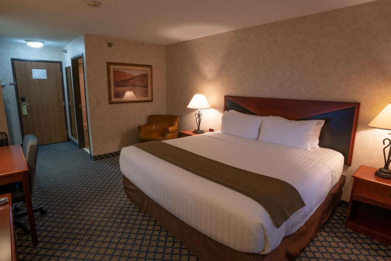 Miles City Hotel & Suites Ngoại thất bức ảnh
