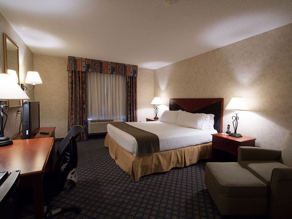 Miles City Hotel & Suites Ngoại thất bức ảnh