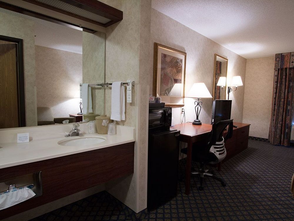 Miles City Hotel & Suites Ngoại thất bức ảnh