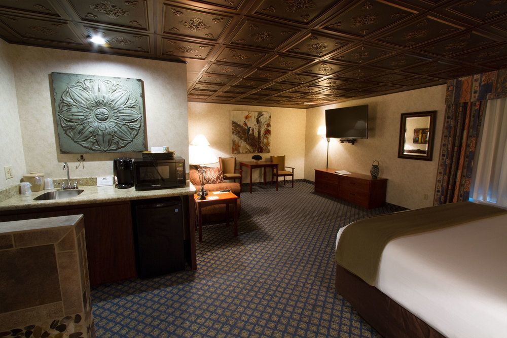 Miles City Hotel & Suites Ngoại thất bức ảnh