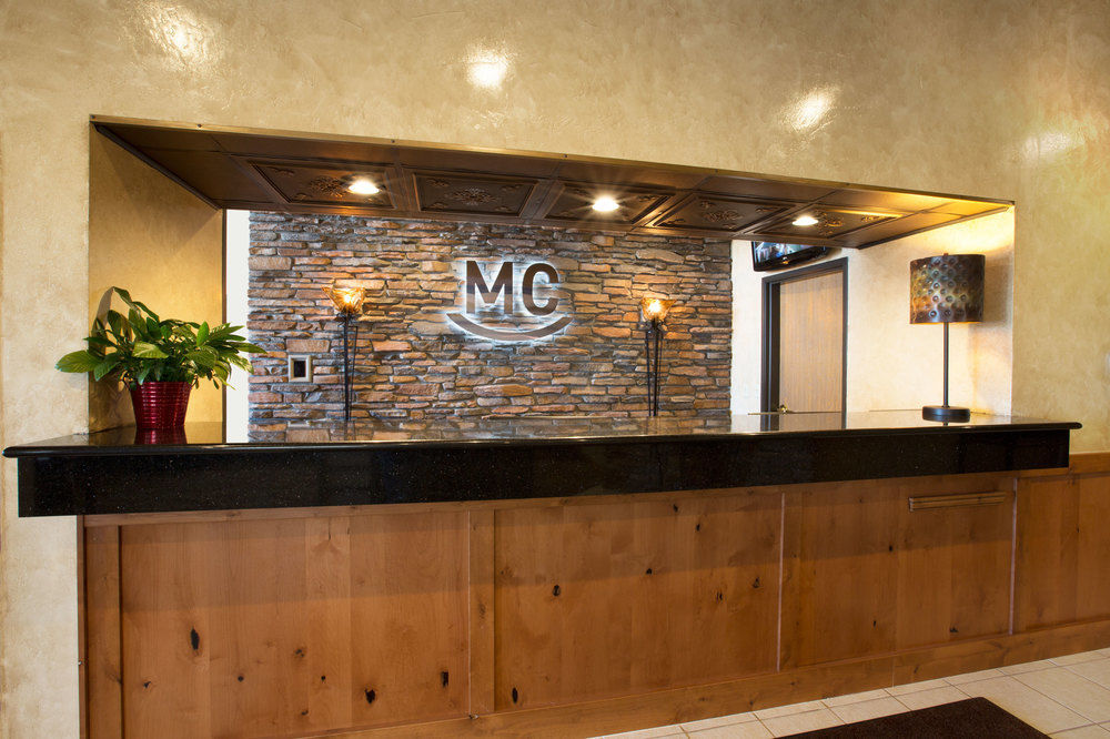 Miles City Hotel & Suites Ngoại thất bức ảnh