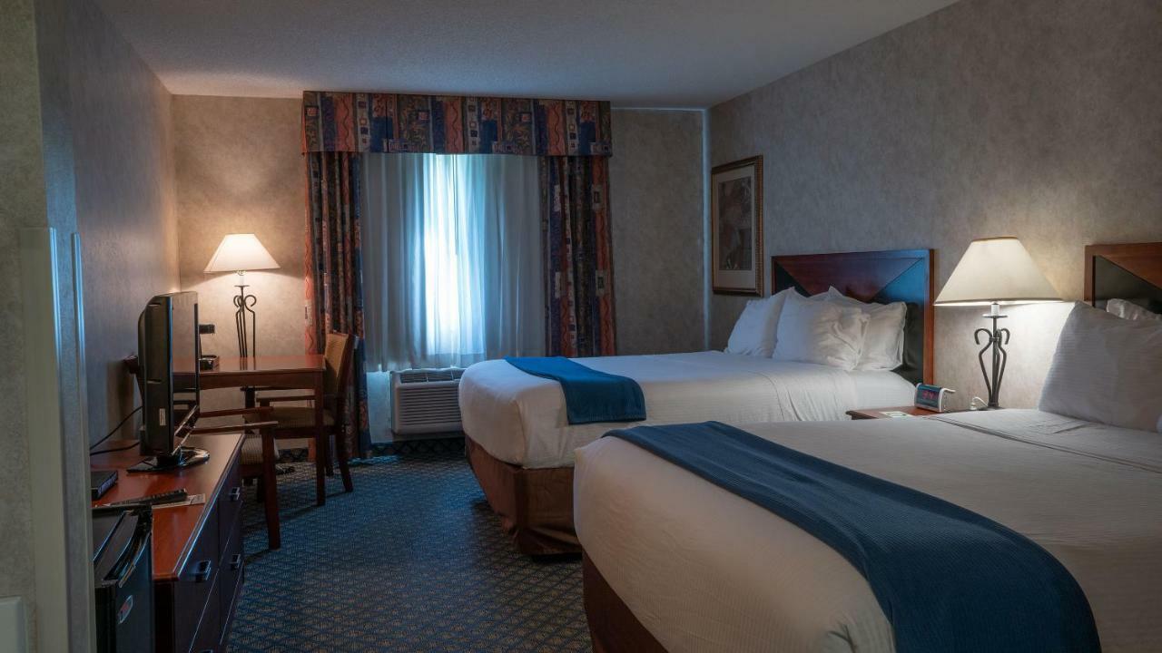 Miles City Hotel & Suites Ngoại thất bức ảnh